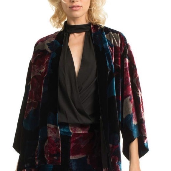 Crushed Velvet Kimono Jacket Trina Turk Luxe Plush Agave Exclusive XS / S - Picture 15 of 15